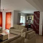 Spacious Apartment-balcony-close Bus Station-self Checkin 24hr-30 Min Airport Apartamento *