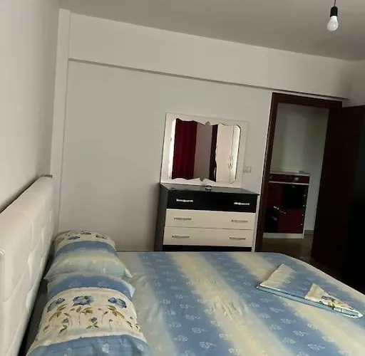 Spacious Apartment-balcony-close Bus Station-self Checkin 24hr-30 Min Airport 아파트 티라나
